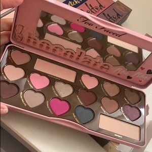 COPY - Too faced chocolate Bon bons paltte better than se